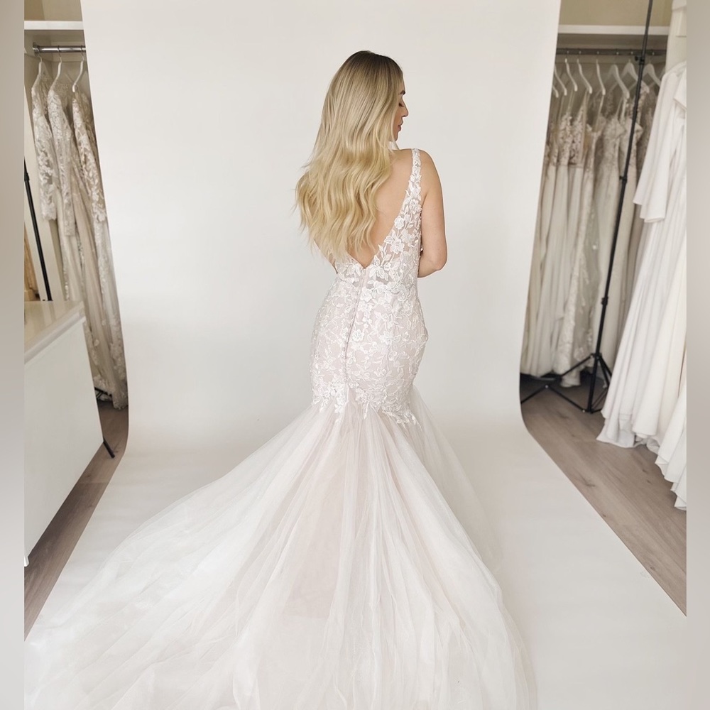 Stella York Wedding Gown - Picture 6 of 8